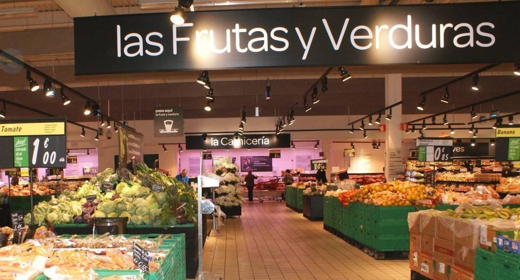 Hipermercados. Líderes una década en caída libre Hipermercados. Líderes una década en caída libre
