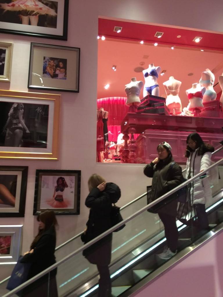 Hay victoria secret en mercedes #3