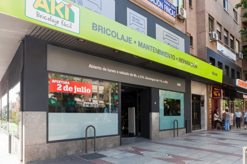 Aki bricolaje, tienda urbana en la calle de Alcalá en Madrid