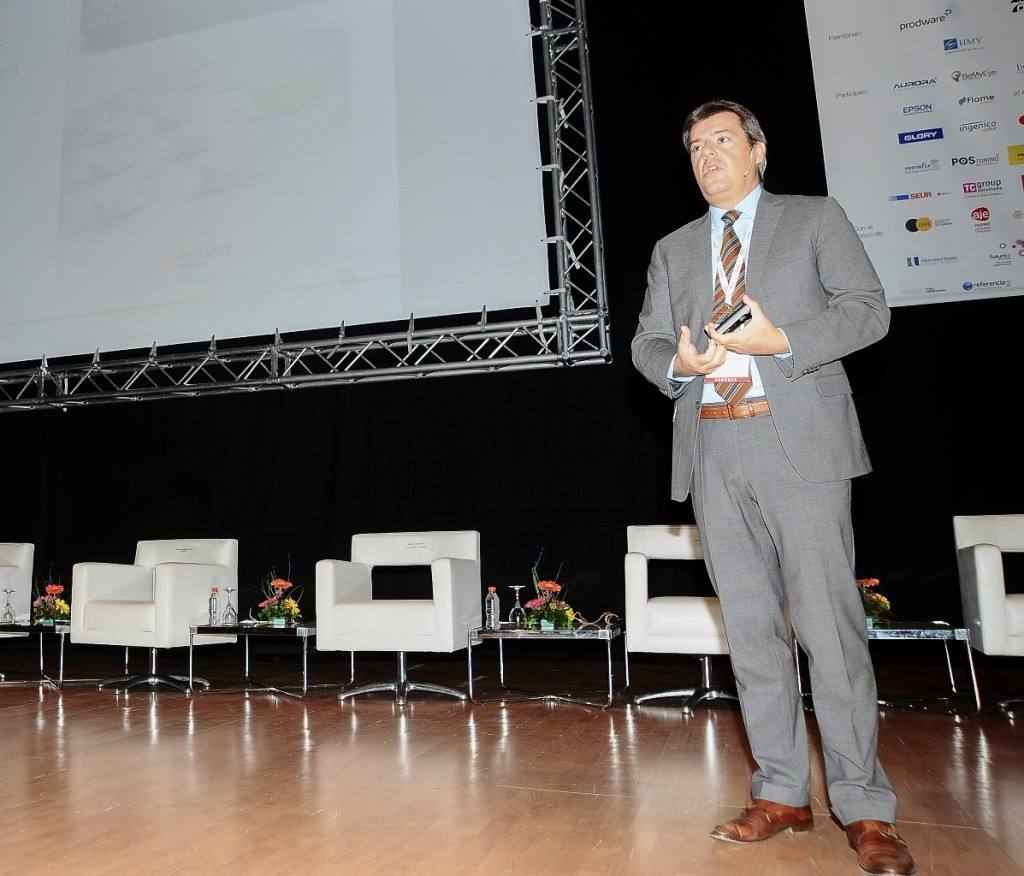 045-ponencia-cesar-valencoso-kantar-congresoretail1dia091-28092016