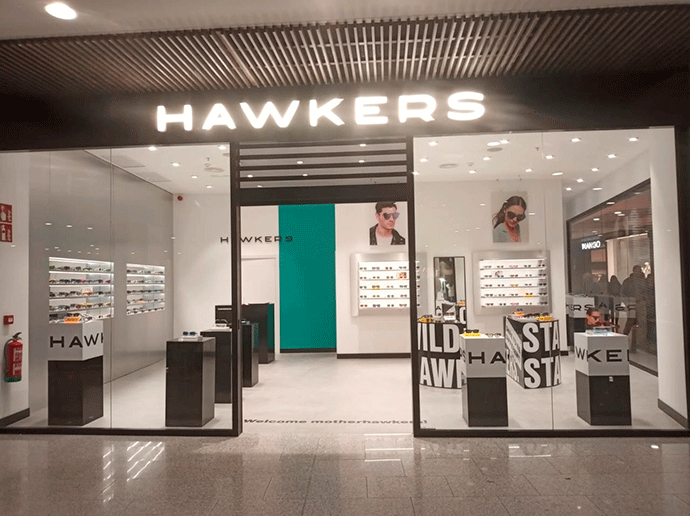Exterior de la tienda Hawkers en Guadalajara