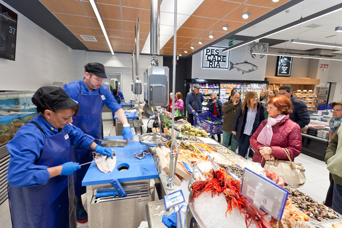 Sección de pescadería de un supermercado BM