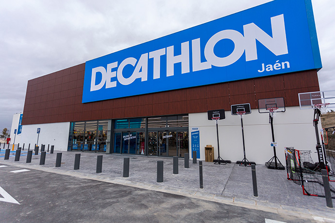 Decathlon abre una tienda en el centro comercial Jaén Plaza