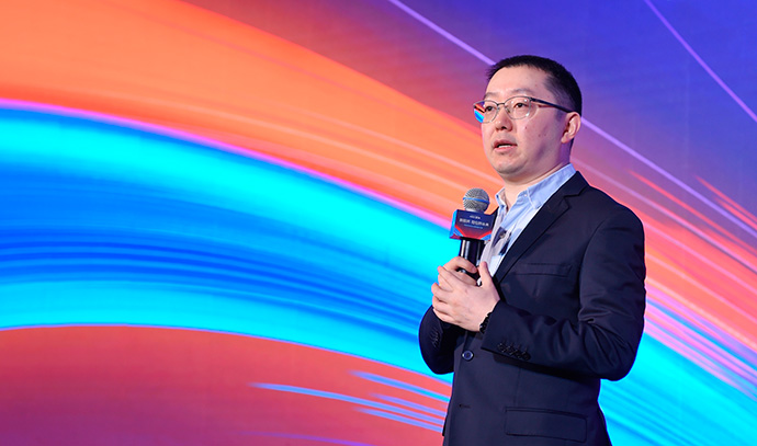 Wang Lei, presidente de la división de comercio local de Alibaba, durante la presentación del sistema operativo para el pequeño comercio