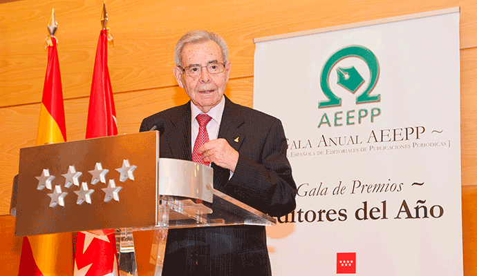 Miguel de Haro, fundador de Ediciones y Estudios, recibió el cargo de presidente de honor en 2017, hasta su fallecimiento, en julio de 2018.