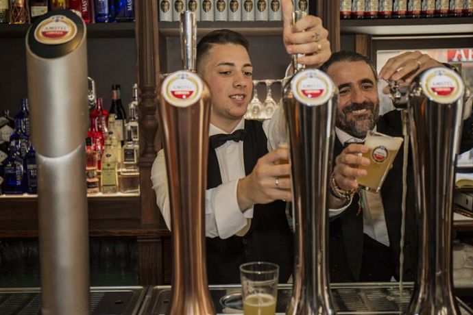 Heineken España lanza una plataforma para formar a los hosteleros frente al COVID-19