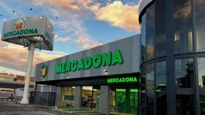 Mercadona reabre su supermercado de Sevilla tras una reforma integral 