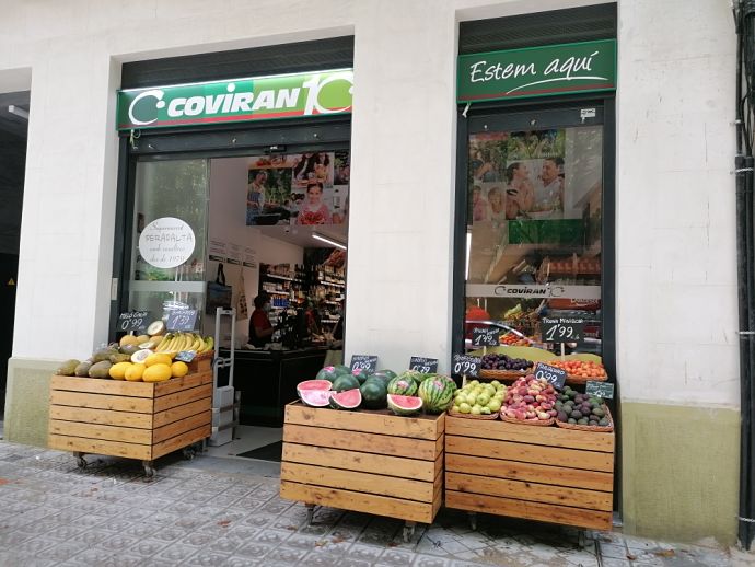 Covirán abre dos nuevos supermercados en Barcelona y Granada