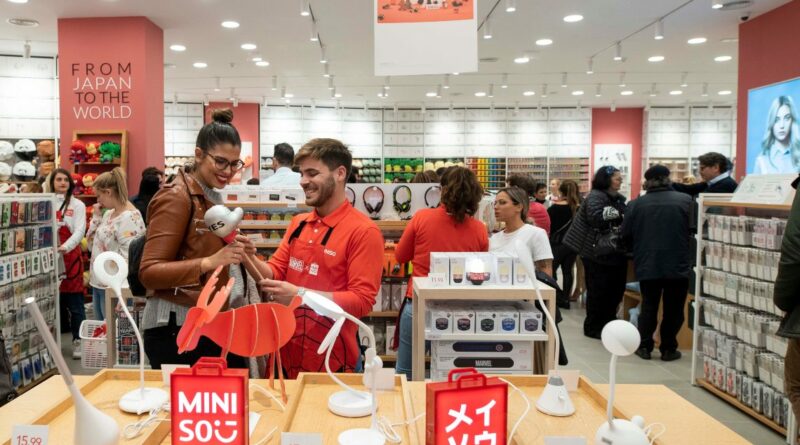 Miniso abre por primera vez en Galicia y apuesta por Santiago de Compostela