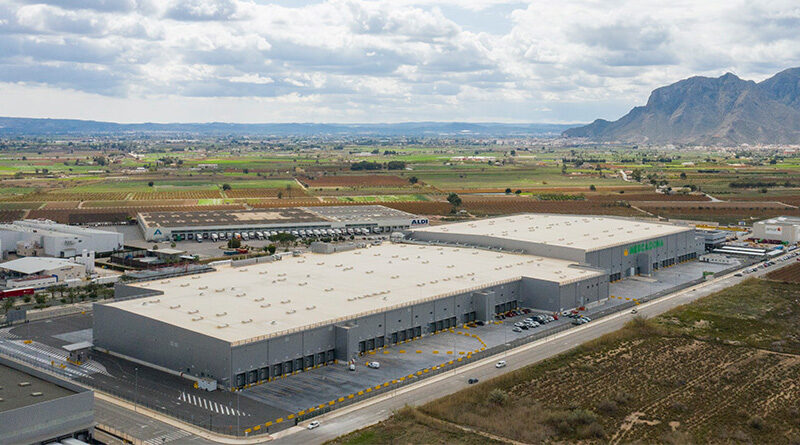 Mercadona construye un almacén de frescos en su bloque logístico de Alicante