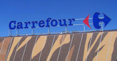 Carrefour vende 7 hipermercados a Realty Income por 93 millones de euros