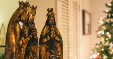 Los Reyes Magos, protagonistas a la hora de regalar. Papá Noel crece