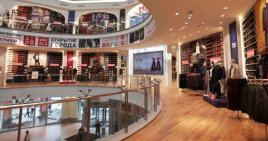Fast Retailing rectifica. Uniqlo cerrará tiendas en Rusia