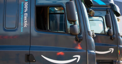 Amazon reajusta su inversión en vehículos de última milla