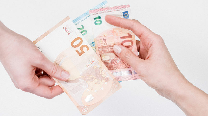 Las familias acabarán 2022 con una pérdida de poder adquisitivo de 1.945 euros