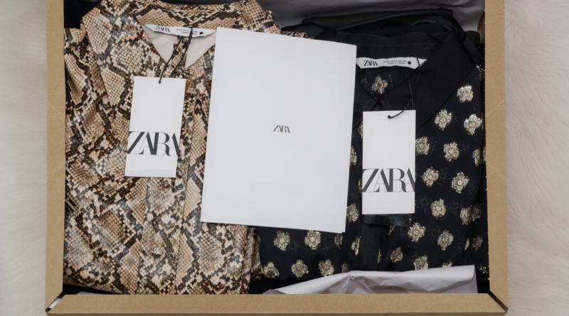 Zara comienza a cobrar en España 1,95 euros por cada devolución online