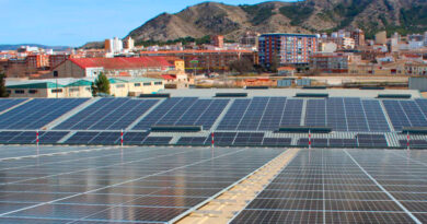 Agrícola Villena instala placas fotovoltaicas en sus fábricas