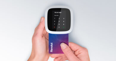 Revolut lanza en España Revolut Reader, su primer lector de tarjetas