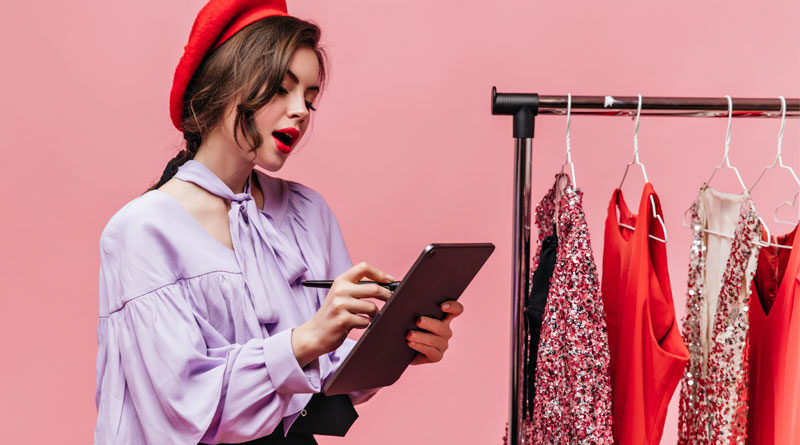 Los consumidores destinan 450 euros anuales a comprar moda online