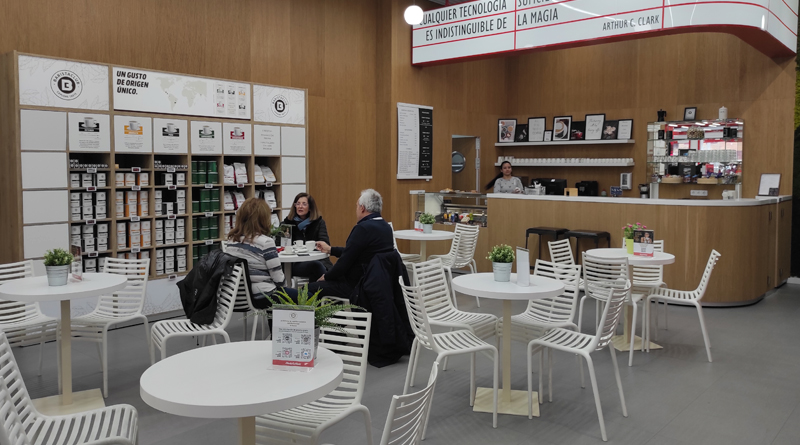 Cafetería de MediaMarkt TechVillage donde se ofrece café de marca propia