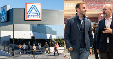 A la izq, el nuevo Aldi de Arganda del Rey a la dcha, Alberto Escribano, alcalde de la localidad en la inauguración