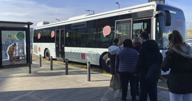 Se trata de un autobús híbrido que utiliza residuos para la producción de su biocombustible, 100% renovable