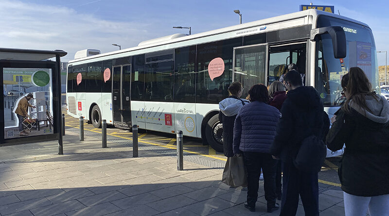 Se trata de un autobús híbrido que utiliza residuos para la producción de su biocombustible, 100% renovable