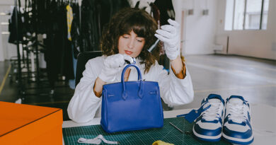 Vestiaire Collective colabora con marcas como Gucci, Burberry, Chloé, Paco Rabanne y Alexander McQueen, así como con plataformas de ecommerce como MyTheresa o LuisaViaRoma