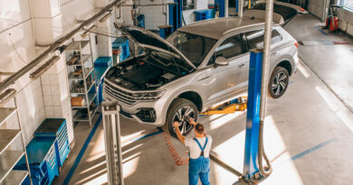 El encarecimiento de los recambios impulsa las ventas de los talleres