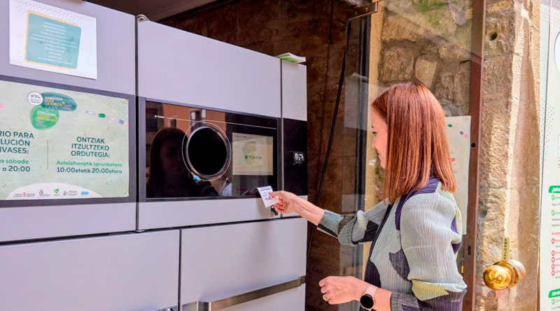 Prueban en Navarra máquinas vending para reciclar botellas y latas