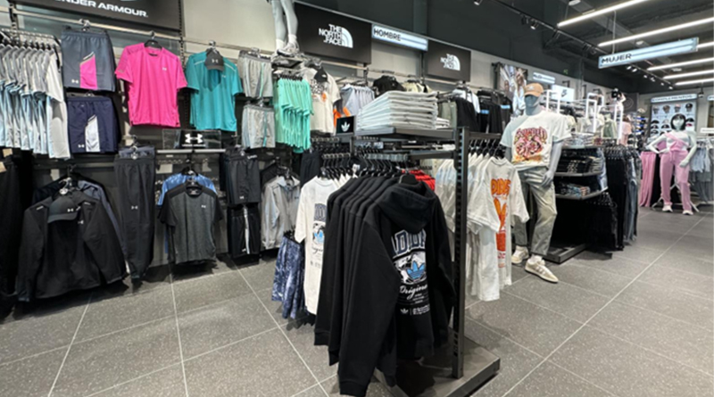 La tienda de 721 metros cuadrados se convierte en el establecimiento más grande de la marca en toda Galicia