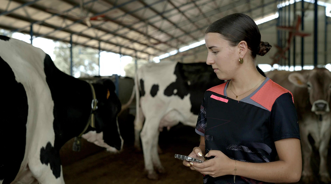 La campaña se articula a través de ocho vídeos testimoniales, producidos por Unicorn, que rompen con los códigos tradicionales del sector