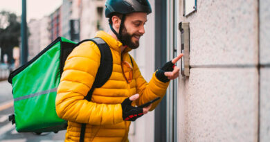 Delitbee y Uber Direct facilitan a los restaurantes gestionar su propio delivery