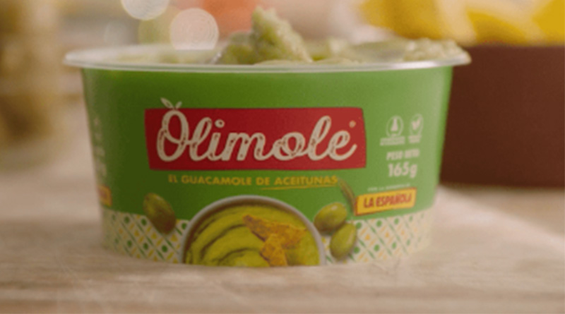 Olimole se comercializa en el espacio de refrigerados, junto al guacamole tradicional y el hummus, en formato tarrina de 165 gramos