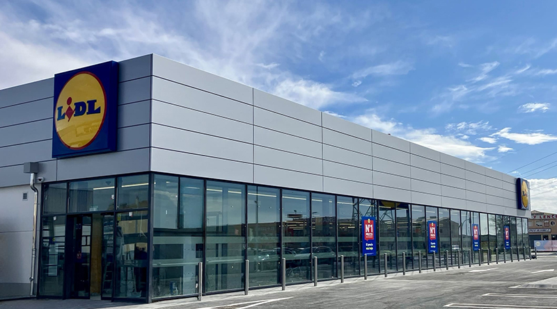 Las dos nuevas inauguraciones para octubre contarán con 1.500 metros cuadrados cada una de las salas de ventas