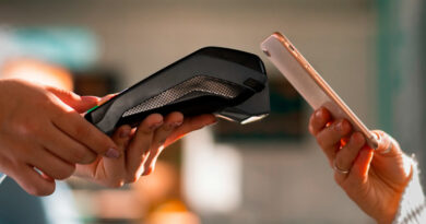 Las carteras digitales eclipsan la tarjeta en los compradores más jóvenes