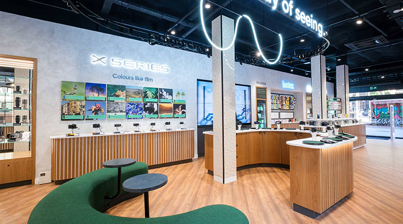 La cita en este espacio ha reunido a fotógrafos, profesionales, periodistas y amantes de la cultura fotográfica en España