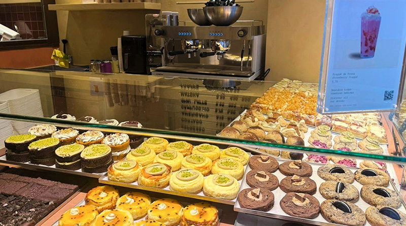 La oferta incluye sus elaboraciones dulces más reconocidas —rookies, rolls, cookies y minitartas— junto a propuestas saladas de reciente lanzamiento