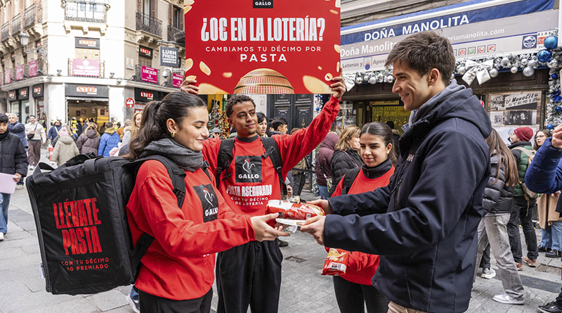 Gallo regala pasta a los no premiados en la Lotería de Navidad