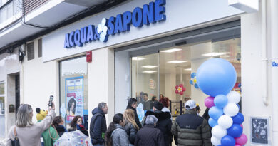 La compañía señala que el formato característico de sus tiendas —espacios amplios, luminosos y ordenados— busca garantizar una compra cómoda y accesible