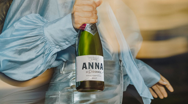 Anna de Codorniú celebra sus 40 años con nueva imagen