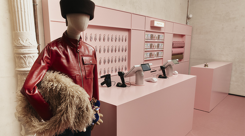 La pop-up incluye además un área específica para personalización, en la que los clientes pueden crear detalles únicos