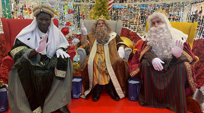 Dentro de la programación, el centro mantiene su tradicional ‘foto solidaria’, una propuesta en la que las familias podrán hacerse una fotografía profesional