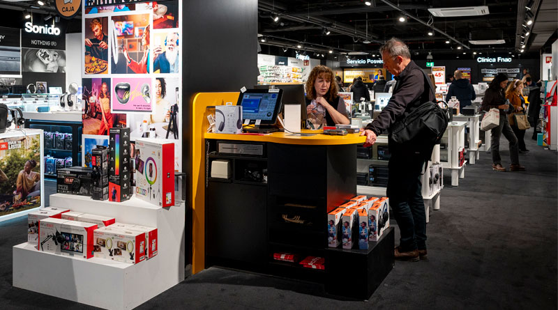 Las cajas se encuentran dispersas por toda la planta