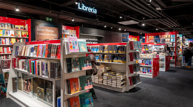 Los libros, reunidos en la tercera planta, dan cuenta de la gran variedad que ofrece el retailer, “un total de 40.000 referencias, que se dice pronto”, desvela María Nadales